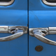 Illustration for article titled The Door Handles Of Cubas Vintage Cars